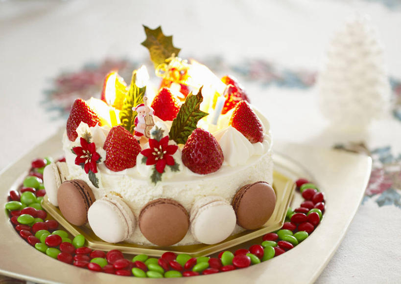 点心,无人,横图,俯视,室内,特写,白天,桌面,桌子,蜡烛,叶子,圣诞节,阴影,节日,朦胧,模糊,庆祝,盛开,光线,木制,火焰,影子,烛光,食品,绿叶,蛋白杏仁饼干,燃烧,花蕾,文化,花,花瓣,花朵,鲜花,食物,糕点,一个,木制品,饼干,零食,花苞,花蕊,点燃,祈祷,庆典,嫩叶,许愿,单个,纪念,祈求,圣诞蛋糕,平安,叶,叶片,彩图,高角度拍摄,杏仁饼干,蛋糕