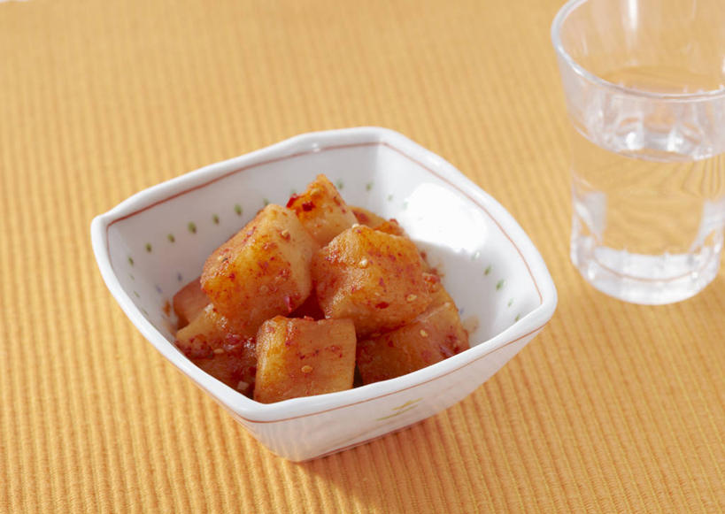 泡菜,无人,横图,俯视,室内,特写,白天,烹饪,桌面,桌子,黄瓜,杯子,一堆,许多,堆叠,堆积,木制,布料,陶瓷,料理,食品,陶瓷制品,很多,韩式,布纹,菜肴,美食,玻璃制品,桌布,食物,腌制,一个,餐巾,木制品,容器,水杯,台布,碗,佳肴,单个,储藏,堆,储存,韩国料理,韩国菜,韩式料理,酸黄瓜,腌渍,韩国泡菜,玻璃杯,青瓜,胡瓜,餐桌布,彩图,高角度拍摄,清脆,爽口,贮存