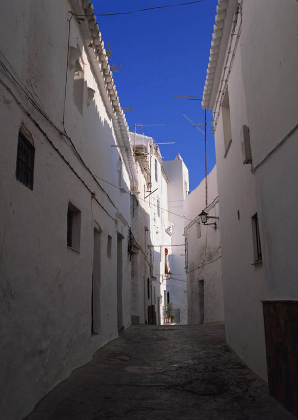 无人,家,竖图,室外,白天,正面,度假,美景,城市风光,城市,道路,路,西班牙,欧洲,阴影,光线,影子,房屋,屋子,景观,公寓,小路,交通,娱乐,洋房,楼房,安达卢西亚,住宅,蓝色,蓝天,天空,阳光,天,享受,休闲,景色,放松,晴朗,南欧,安达鲁西亚,马拉加省,万里无云,马拉加,西班牙王国,安达卢西亚自治区,卡萨雷斯,晴空,晴空万里,彩图,房子