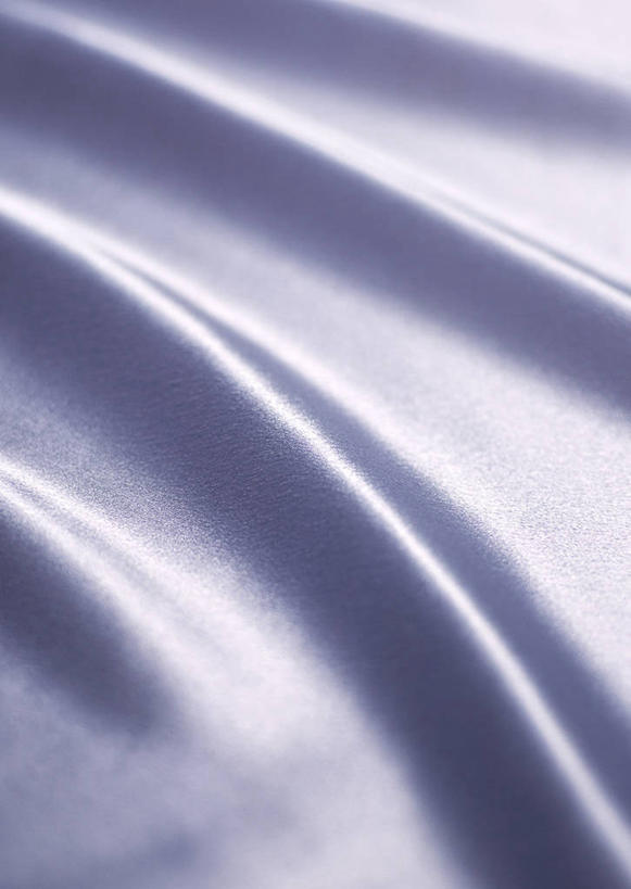 无人,竖图,室内,特写,白天,正面,神秘,静物,纺织品,阴影,反射,纹路,布,蚕丝,丝绸,纹理,影子,绸缎,织物,紫色,布匹,优美,庄重,高贵,消极,肌理,冷色,孤寂,彩图,真丝绸,奢华