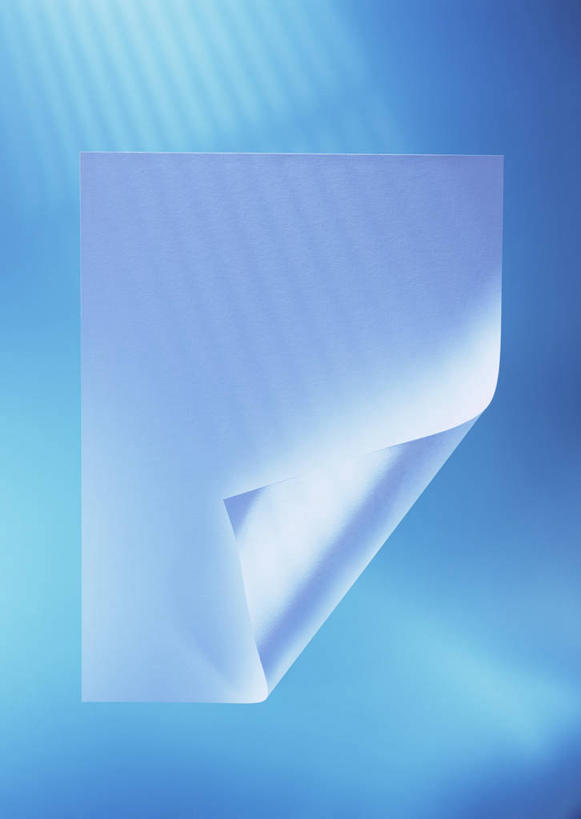 无人,竖图,俯视,室内,特写,白天,静物,一张,阴影,蓝色背景,朦胧,模糊,曲折,弯曲,反射,纹路,图纸,纹理,影子,纸,绘图纸,纸张,摄影,蜿蜒,影棚,肌理,彩图,高角度拍摄,影棚拍摄,拍摄