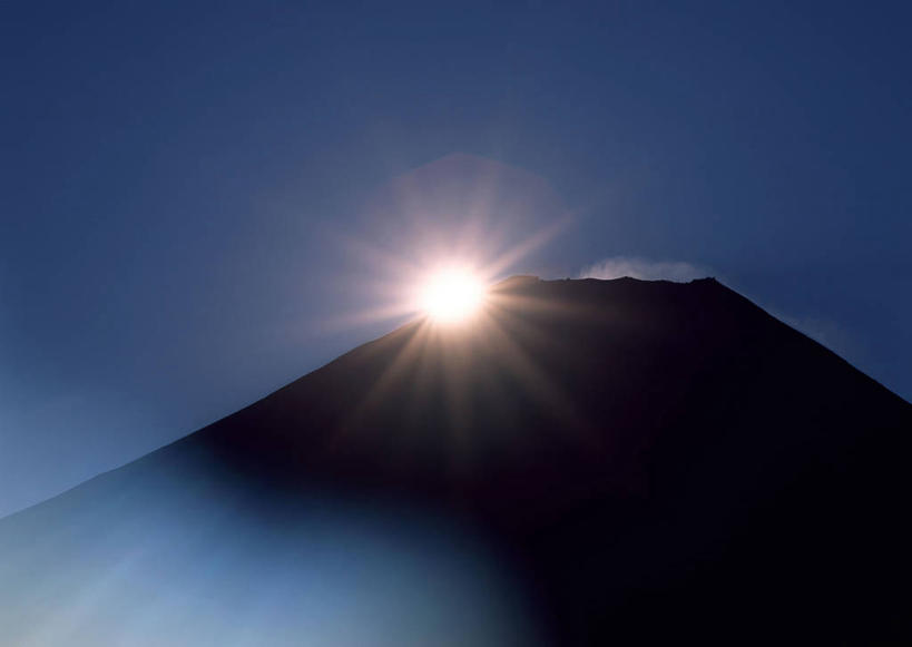 无人,横图,室外,白天,仰视,旅游,度假,火山,美景,山,太阳,雪,雪山,大雪,富士山,静冈县,日本,亚洲,阴影,光线,影子,冰,积雪,景观,山峰,雪景,冬季,冬天,山峦,背光,娱乐,蓝色,蓝天,天空,阳光,自然,天,享受,休闲,景色,放松,寒冷,晴朗,冰冷,自然风光,逆光,东亚,本州,万里无云,本州岛,日本国,中部地方,静冈,山梨,山梨县,严寒,冰凉,酷寒,凛冽,凛凛,极冷,活火山,晴空,晴空万里,彩图,低角度拍摄,镜头光晕,透镜闪耀,眩光