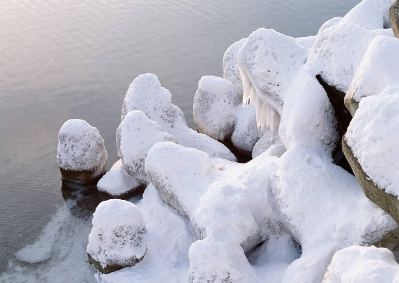 无人,横图,俯视,室外,白天,旅游,度假,海浪,海洋,石头,美景,山,雪,雪山,大雪,北海道,日本,亚洲,石子,冰,积雪,景观,浪花,山峰,雪景,冬季,冬天,山峦,娱乐,自然,海水,享受,休闲,景色,放松,寒冷,冰冷,自然风光,海景,东亚,沉积岩,日本国,北海道地方,北海道岛,严寒,冰凉,酷寒,凛冽,凛凛,极冷,水成岩,大海,风浪,海,海水的波动,近岸浪,石块,岩石,涌浪,彩图,高角度拍摄,鄂霍次克综合振兴局,道东,网走,网走市,网走支厅