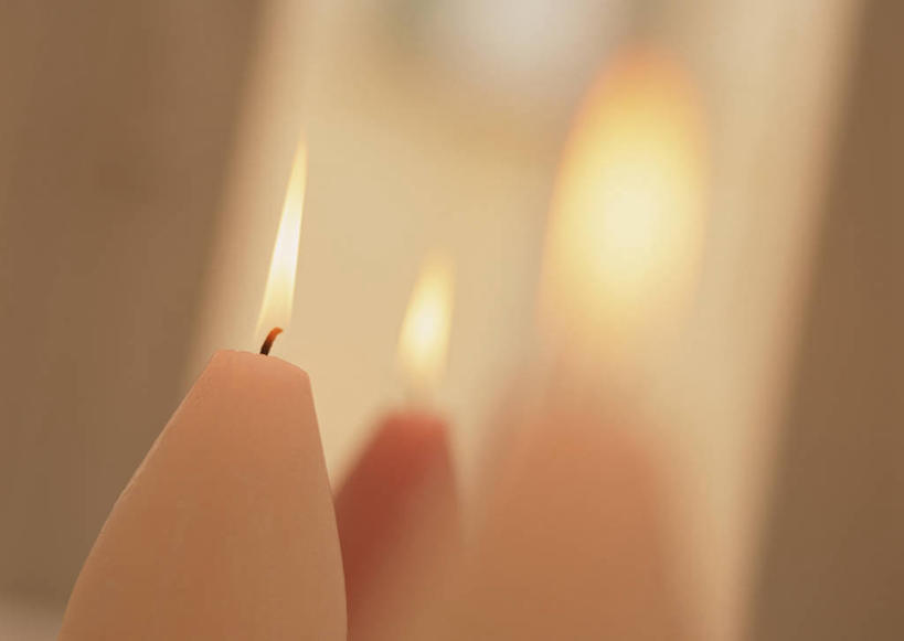 无人,横图,室内,特写,白天,正面,热情,火,蜡烛,朦胧,模糊,火焰,燃烧,香薰,放松,芳香疗法,舒心,舒缓,养颜,减压,烛炬,香薰疗法,彩图,香薰蜡烛