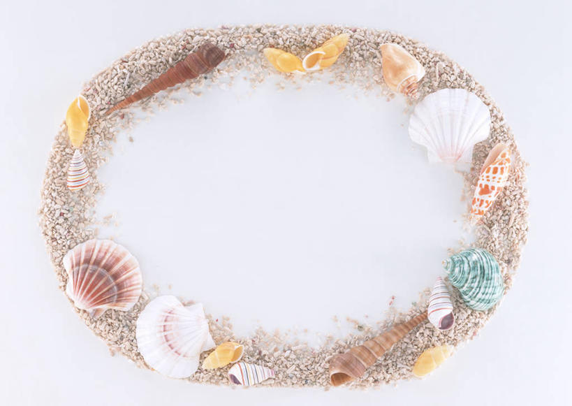 无人,横图,俯视,室内,特写,白天,白色背景,石头,贝壳,相框,装饰,环绕,围绕,圆形,沙子,石子,图形,圆,沙,几何,环抱,一个,摄影,影棚,单个,华丽,修饰,砂,点缀,数学,沉积岩,衬托,美观,雅致,雅观,萦绕,水成岩,贝类外壳,海螺壳,软体动物外壳,石块,岩石,彩图,高角度拍摄,影棚拍摄,拍摄,几何图形,平面图形