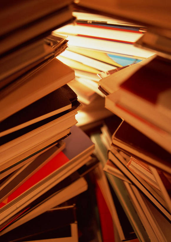 无人,竖图,俯视,室内,特写,白天,静物,书籍,一堆,许多,阴影,堆叠,堆积,反射,影子,堆,书,图书,彩图,高角度拍摄