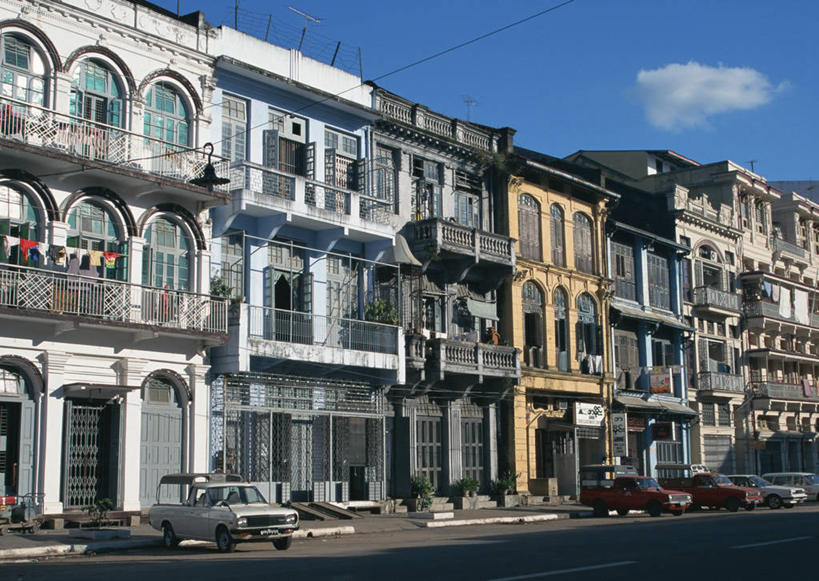 无人,家,横图,室外,白天,仰视,度假,美景,城市风光,城市,道路,路,公路,汽车,缅甸,亚洲,阴影,光线,影子,房屋,屋子,景观,云,云朵,公寓,交通,云彩,娱乐,洋房,楼房,住宅,车,蓝色,白云,蓝天,天空,阳光,交通工具,轿车,天,享受,休闲,景色,放松,东南亚,晴朗,载具,缅甸联邦,晴空,马路,彩图,低角度拍摄,房子,仰光,仰光省