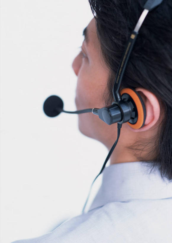 东方人,脸,头,脸颊,头发,一个人,商务人士,商务男性,竖图,室内,特写,白天,白色背景,衬衫,通讯,客服,亚洲,仅一个男性,仅一个人,阴影,套装,反射,信息,影子,话务员,注视,黄种人,肩膀,仅一个年轻男性,一个,背面,黑色,耳机,耳麦,话筒,观察,看,服务,通信,摄影,影棚,单个,观看,协调,察看,麦克风,头戴式耳麦,关注,销售,商务装,工薪阶层,客服人员,电话销售,接待员,客户服务,男人,男性,年轻男性,亚洲人,头部,直发,脸部,脸蛋,面部,白领,接线员,上班族,半身,彩图,影棚拍摄,衬衣,拍摄,头戴式耳机,短发