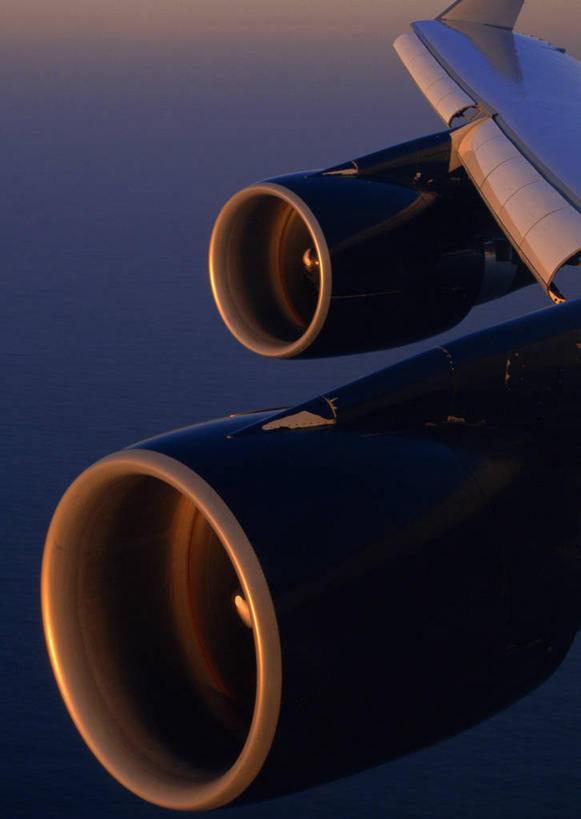 无人,竖图,俯视,航拍,室外,特写,白天,旅游,度假,机器,美景,日落,飞机,飞翔,阴影,朦胧,模糊,飞行,光线,影子,景观,晚霞,霞光,云,云朵,落日,交通,翱翔,云彩,娱乐,航空,飞,白云,阳光,自然,黄昏,交通工具,享受,休闲,发动机,机械,景色,彩霞,放松,运输,一架,客机,鸟瞰,自然风光,载具,夕照,薄暮,飞机发动机,航空发动机,夕阳,彩图,高角度拍摄,傍晚,斜阳