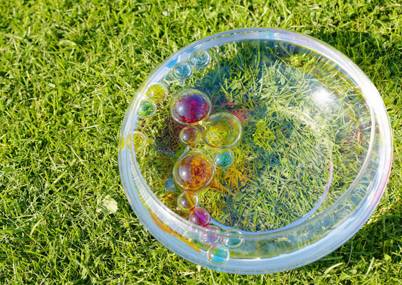 无人,横图,俯视,彩色,室外,特写,白天,草地,草坪,水,植物,玻璃,阴影,光线,图形,液体,影子,水滴,几何,干净,水盆,洗脚,玻璃制品,草,一个,绿色,阳光,容器,清洁,享受,健康,球体,放松,保健,足浴,单个,储藏,五颜六色,色彩斑斓,卫生,储存,数学,五彩缤纷,五彩斑斓,五光十色,清洗,彩图,高角度拍摄,几何图形,立体几何,立体图形,贮存