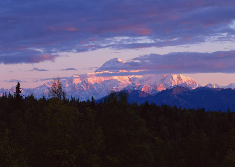 无人,横图,室外,白天,正面,旅游,度假,石头,美景,日落,森林,山,树林,雪,雪山,植物,大雪,美国,阴影,光线,石子,影子,冰,积雪,景观,山顶,山峰,晚霞,霞光,雪景,冬季,冬天,落日,山峦,背光,娱乐,树,树木,绿色,阳光,自然,黄昏,享受,休闲,景色,彩霞,放松,寒冷,生长,成长,冰冷,北美,北美洲,国家公园,自然风光,美洲,逆光,沉积岩,阿拉斯加,阿拉斯加州,北亚美利加洲,亚美利加洲,严寒,冰凉,酷寒,凛冽,凛凛,极冷,最后的边疆,午夜阳光之地,德纳里国家公园,颠峰,极峰,夕照,薄暮,水成岩,石块,岩石,夕阳,彩图,傍晚,斜阳