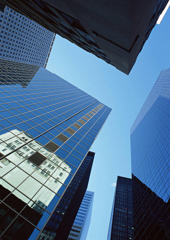 无人,高楼大厦,竖图,室外,白天,仰视,度假,美景,窗户,城市风光,标志建筑,城市,大厦,地标,建筑,摩天大楼,纽约,美国,阴影,光线,影子,墙,景观,曼哈顿,娱乐,建设,玻璃窗,墙壁,墙面,蓝色,蓝天,天空,阳光,天,享受,休闲,景色,放松,晴朗,北美,北美洲,美洲,纽约州,万里无云,帝国之州,帝国州,北亚美利加洲,亚美利加洲,晴空,晴空万里,彩图,低角度拍摄,大楼,高层建筑,高楼,摩天楼,曼哈顿下城,曼哈顿岛