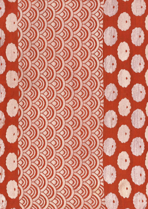 无人,竖图,室内,白天,正面,爱情,刺绣,一排,花纹,艺术,整齐,装饰,盛开,手工艺品,花蕾,文化,花,花瓣,花朵,鲜花,排列,工艺品,花苞,花蕊,菊花,华丽,修饰,苏绣,吉祥,点缀,高雅,队列,斑纹,高洁,自信心,品位,衬托,美观,雅致,雅观,长寿,怀恋,清净,真情,寿客,秋菊,彩图,女红,针绣,针黹,黹