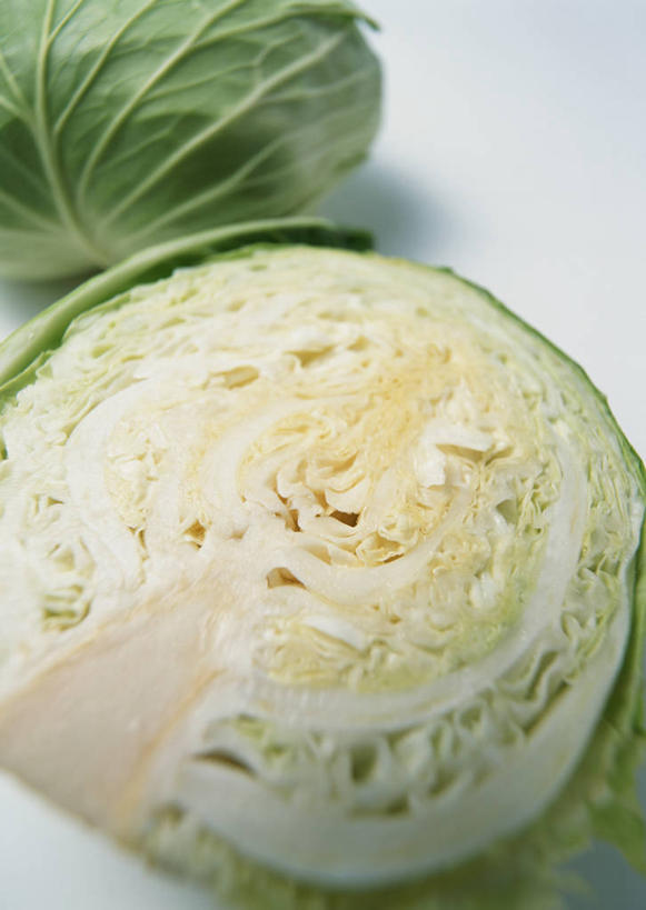 无人,竖图,俯视,室内,特写,白天,白色背景,蔬菜,椰菜,卷心菜,阴影,新鲜,反射,影子,食品,食物,甘蓝,摄影,有机食品,绿色食品,影棚,甘蓝菜,结球甘蓝,甘兰,包心菜,彩图,高角度拍摄,影棚拍摄,拍摄