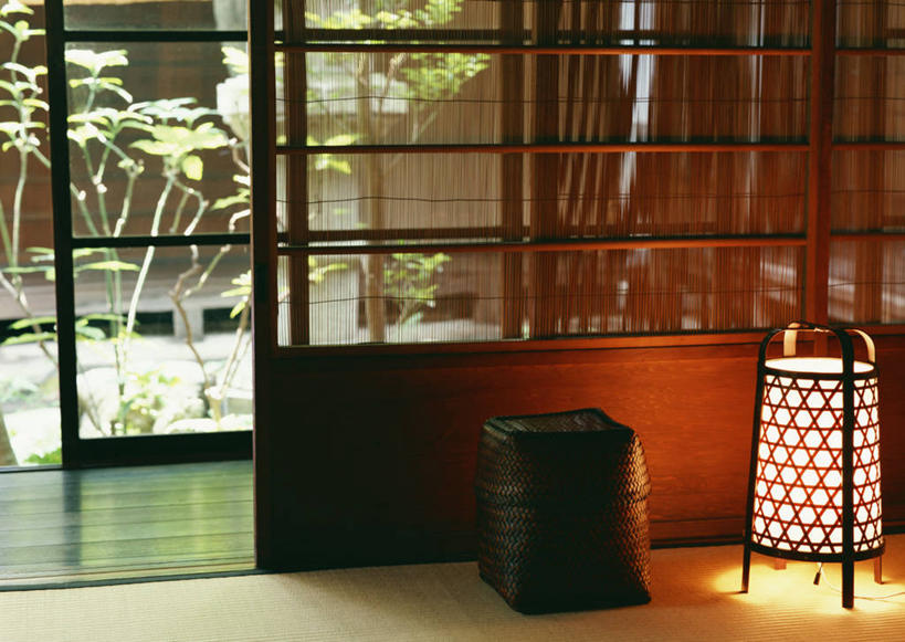 无人,横图,室内,白天,正面,植物,门,照明,拉门,木制,木盒,灯光,塌塌米,榻榻米,移门,灯,树,树木,绿色,自然,木制品,容器,灯具,落地灯,生长,成长,储藏,照亮,照明设备,储存,障子,纸门,拉窗,纸拉窗,纸拉门,叠席,彩图,贮存