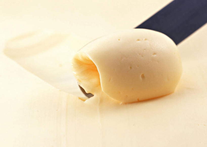 无人,横图,俯视,室内,特写,白天,透明,工具,黄油,刀具,辉煌,黄色,刀,健康,摄影,活泼,影棚,希望,暖色,乳制品,白脱油,光辉,光明,乳脂,功名,轻快,奶酪刀,芝士刀,彩图,高角度拍摄,影棚拍摄,拍摄