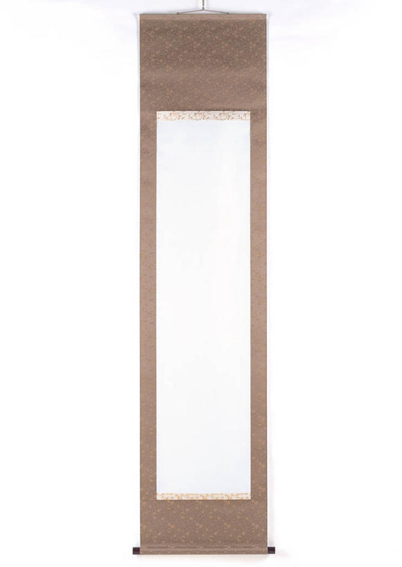 无人,竖图,室内,特写,白天,白色背景,正面,静物,相框,艺术,装饰,方形,书法,纸,褐色,文化,白色,框架,摄影,影棚,华丽,修饰,卷轴,点缀,毛笔字,宣纸,衬托,美观,雅致,雅观,纸寿千年,纸中之王,泾县纸,彩图,影棚拍摄,拍摄,中国书法,带轴,轴杆