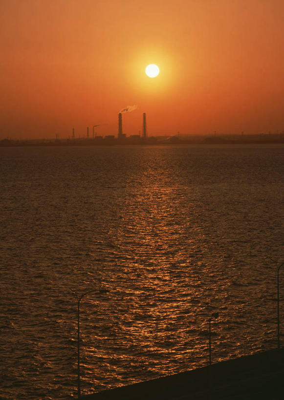 无人,竖图,室外,白天,正面,旅游,度假,海浪,海洋,日落,太阳,标志建筑,道路,地标,建筑,路,公路,东京,日本,亚洲,浪花,晚霞,霞光,落日,高架,彩虹大桥,交通,东京湾,娱乐,建设,海水,黄昏,享受,休闲,旅游胜地,彩霞,放松,高架桥,海景,东亚,高架道路,跨线桥,本州,关东地方,本州岛,日本国,东京都,日本彩虹大桥,首都高速,首都高速道路,夕照,薄暮,大海,风浪,海,海水的波动,近岸浪,涌浪,夕阳,彩图,傍晚,斜阳