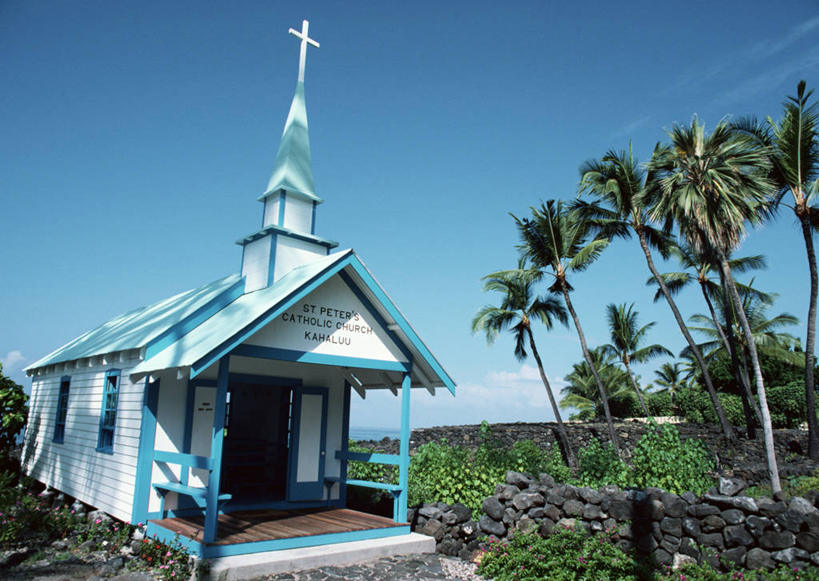 无人,家,教堂,横图,室外,白天,仰视,旅游,度假,草地,草坪,岛屿,植物,标志建筑,地标,建筑,棕榈树,叶子,夏威夷,美国,阴影,节日,光线,十字架,影子,房屋,屋子,云,云朵,绿叶,云彩,文化,娱乐,建设,楼房,住宅,草,树,树木,蓝色,绿色,白云,蓝天,天空,阳光,自然,天,祈祷,享受,休闲,健康,嫩叶,旅游胜地,放松,许愿,宗教,信仰,生长,晴朗,成长,纪念,祈求,北美,北美洲,美洲,信念,棕榈叶,夏威夷岛,夏威夷州,爱洛哈之州,北亚美利加洲,亚美利加洲,大岛,圣彼得教堂,平安,叶,叶片,列岛,群岛,诸岛,晴空,棕树,棕榈,彩图,低角度拍摄,房子,大教堂,礼拜堂,科纳市