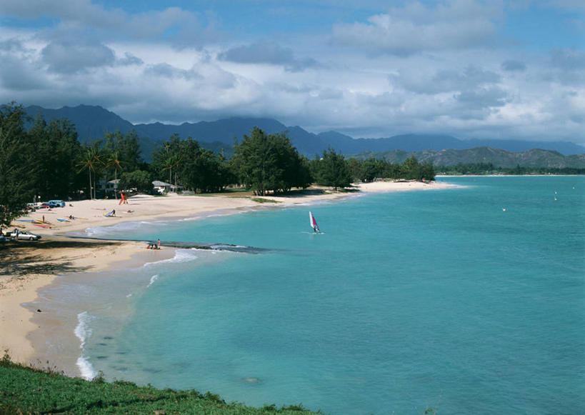 无人,横图,室外,白天,正面,度假,草地,草坪,岛屿,海浪,海洋,美景,沙滩,山,山脉,植物,城市风光,城市,夏威夷,美国,阴影,光线,沙子,影子,海岸,景观,浪花,山峰,云,云朵,沙地,山峦,云彩,娱乐,草,树,树木,蓝色,绿色,白云,蓝天,天空,阳光,自然,海水,群山,天,享受,休闲,景色,放松,生长,晴朗,成长,北美,北美洲,美洲,海景,瓦胡岛,欧胡岛,欧湖岛,夏威夷州,爱洛哈之州,北亚美利加洲,亚美利加洲,聚集之岛,大海,风浪,海,海水的波动,海滩,近岸浪,列岛,群岛,涌浪,诸岛,晴空,彩图,凯卢阿