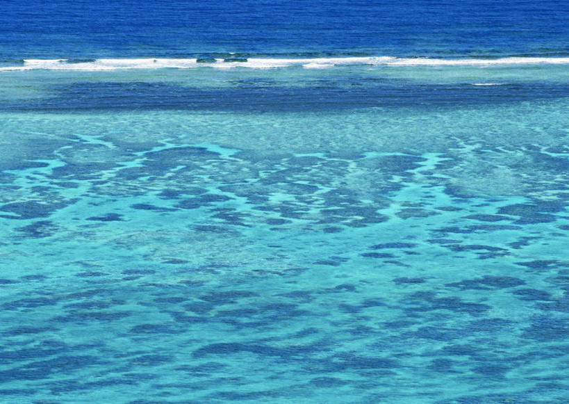 无人,横图,俯视,室外,白天,旅游,度假,海浪,海洋,美景,日本,亚洲,阴影,光线,影子,景观,浪花,娱乐,冲绳,阳光,自然,海水,享受,休闲,景色,放松,冲绳县,自然风光,海景,东亚,琉球群岛,日本国,九州地方,八重山群岛,大海,风浪,海,海水的波动,近岸浪,涌浪,彩图,高角度拍摄,八重山郡