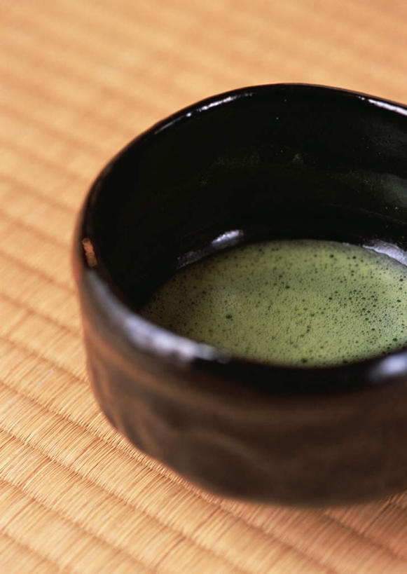 无人,竖图,俯视,室内,特写,白天,幸福,茶,杯子,陶瓷,绿茶,抹茶,茶叶,陶瓷制品,塌塌米,榻榻米,一杯,娱乐,一个,水杯,享受,休闲,温馨,放松,乐趣,单个,提神,舒适,醒脑,叠席,茶杯,彩图,高角度拍摄,不发酵茶,苦茗
