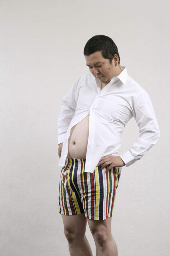 东方人,腹部,肚脐,肥胖,一个人,站,竖图,室内,白天,正面,衬衫,亚洲,仅一个男性,仅一个人,仅一个中年男性,灰色背景,内裤,短裤,注视,黄种人,手叉腰,四角裤,叉腰,低头,观察,看,站着,肚脐眼,摄影,影棚,观看,察看,双手叉腰,关注,肥,胖,男人,男性,中年男性,亚洲人,腹,肚子,站立,半身,彩图,影棚拍摄,衬衣,拍摄,平口裤,孖烟囱