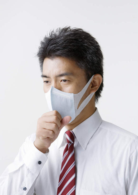 东方人,一个人,商务人士,商务男性,站,竖图,室内,白天,白色背景,正面,衬衫,亚洲,仅一个男性,仅一个人,仅一个中年男性,握,套装,分离,领带,过滤,分开,注视,黄种人,口罩,观察,看,站着,隔断,握着,遮掩,摄影,影棚,观看,隔离,察看,卫生,掩盖,遮挡,象征,庄重,关注,净化,间隔,商务装,身份,预防,工薪阶层,遮盖,防尘,咳嗽,正式,地位,掩饰,断绝,隔开,屏蔽,屏绝,远离,中断,阻遏,阻隔,男人,男性,中年男性,亚洲人,白领,上班族,站立,半身,彩图,影棚拍摄,衬衣,拍摄