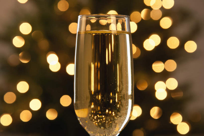 葡萄酒,无人,横图,室内,特写,白天,正面,奢侈,快乐,植物,杯子,照明,圣诞节,阴影,节日,朦胧,模糊,庆祝,光线,彩灯,高脚杯,影子,灯光,圣诞树,一杯,浪漫,文化,玻璃制品,灯,酒,树,树木,饮料,绿色,自然,酒杯,灯具,香槟,庆典,诱惑,摄影,花灯,影棚,生长,成长,纪念,照亮,照明设备,香槟杯,气泡酒,起泡酒,汽酒,玻璃杯,彩图,影棚拍摄,高兴,欢笑,拍摄