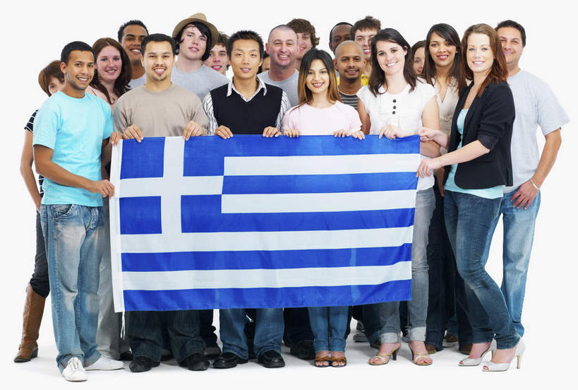东方人,西方人,伙伴,朋友,站,笑,微笑,露齿笑,横图,室内,白天,白色背景,正面,友谊,旗帜,国旗,欧洲,非洲,黑人,欧洲人,亚洲,握,服装,许多人,拿,拿着,注视,休闲装,黄种人,衣服,观察,看,站着,一群人,休闲,休闲服,握着,摄影,服饰,影棚,观看,察看,关注,友情,男人,男性,年轻男性,年轻女性,女人,女性,中年男性,中年女性,白种人,非洲人,亚洲人,旗,站立,彩图,全身,影棚拍摄,拍摄,希腊国旗