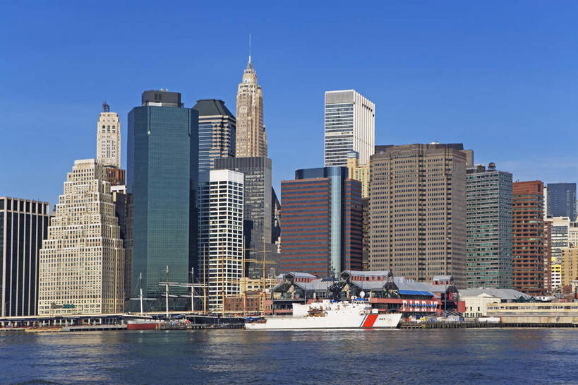无人,高楼大厦,码头,横图,室外,白天,正面,度假,湖,湖泊,美景,水,城市风光,城市,大厦,港口,建筑,摩天大楼,船,纽约,美国,湖面,景观,水流,水面,曼哈顿,娱乐,蓝色,蓝天,天空,楼宇,交通工具,湖水,天,享受,休闲,景色,放松,晴朗,北美,北美洲,载具,美洲,蒸汽机,第五大道,帝国大厦,纽约州,万里无云,帝国之州,帝国州,北亚美利加洲,亚美利加洲,帝国州大厦,纽约第五街,纽约州大厦,蒸汽机船,晴空,晴空万里,彩图,摆渡口,埠头,大楼,渡口,渡头,港湾,高层建筑,高楼,海港,货运码头,口岸,摩天楼,商港,曼哈顿岛
