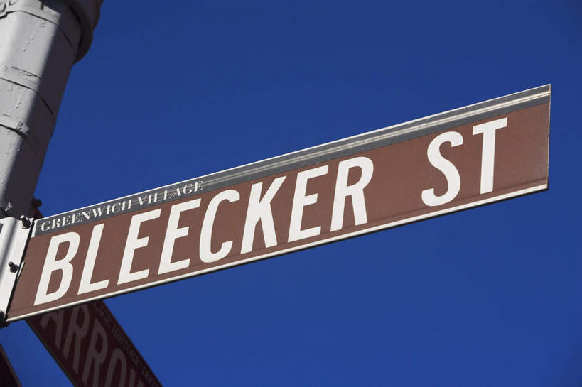 无人,横图,室外,特写,白天,仰视,度假,美景,城市风光,城市,纽约,美国,阴影,光线,英文,标志,文字,影子,字符,字母,景观,乡村,曼哈顿,娱乐,标识,蓝色,蓝天,天空,阳光,村庄,天,享受,休闲,景色,放松,晴朗,英文字母,北美,北美洲,美洲,纽约州,万里无云,帝国之州,帝国州,北亚美利加洲,亚美利加洲,格林威治村,格林尼治村,西村,晴空,晴空万里,彩图,低角度拍摄,曼哈顿岛