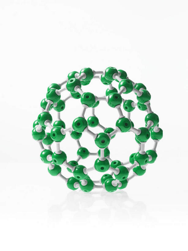 无人,竖图,室内,特写,白天,白色背景,正面,静物,阴影,环绕,围绕,反射,圆形,影子,环抱,球,绿色,模型,摄影,影棚,分子结构,萦绕,分子几何,分子立体结构,分子形状,彩图,影棚拍摄,拍摄