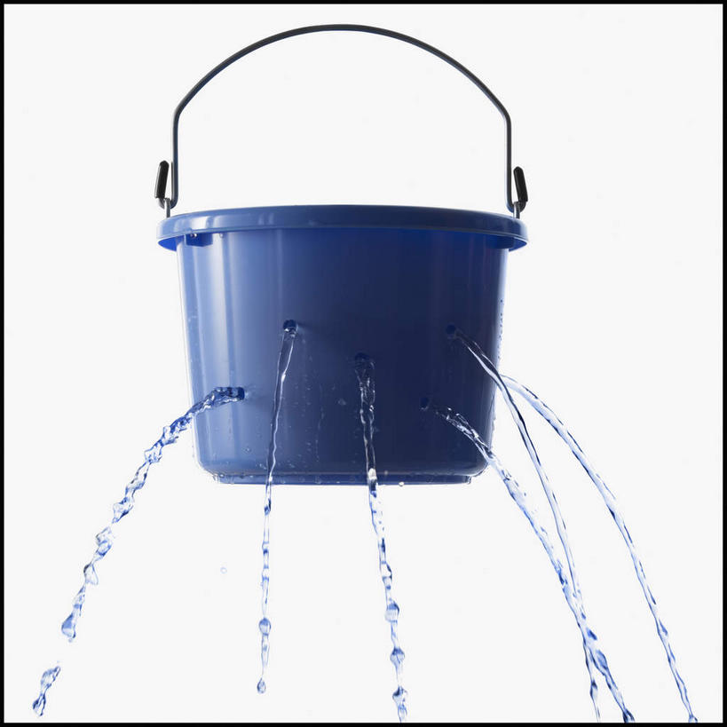 无人,方图,室内,特写,白天,白色背景,正面,水,飞溅,溅,桶,液体,塑料,洞,水滴,水珠,蓝色,容器,塑料制品,摄影,影棚,储藏,塑料桶,储存,喷洒,漏水,彩图,影棚拍摄,拍摄,贮存