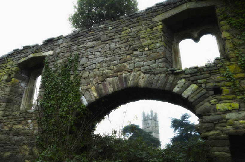 无人,横图,室外,特写,白天,仰视,旅游,度假,石头,名胜古迹,标志建筑,地标,建筑,静物,英国,欧洲,阴影,遗迹,光线,石子,影子,墙,云,云朵,拱门,长春藤,常春藤,云彩,古迹,文物,娱乐,建设,古建筑,英格兰,墙壁,墙面,蓝色,白云,蓝天,天空,阳光,天,享受,休闲,旅游胜地,放松,晴朗,西欧,大不列颠,古文明,大不列颠及北爱尔兰联合王国,永恒,不朽,忠实,洋常春藤,大不列颠联合王国,日不落英帝国,布里斯托尔,布里斯托,石块,岩石,晴空,彩图,低角度拍摄,常青藤