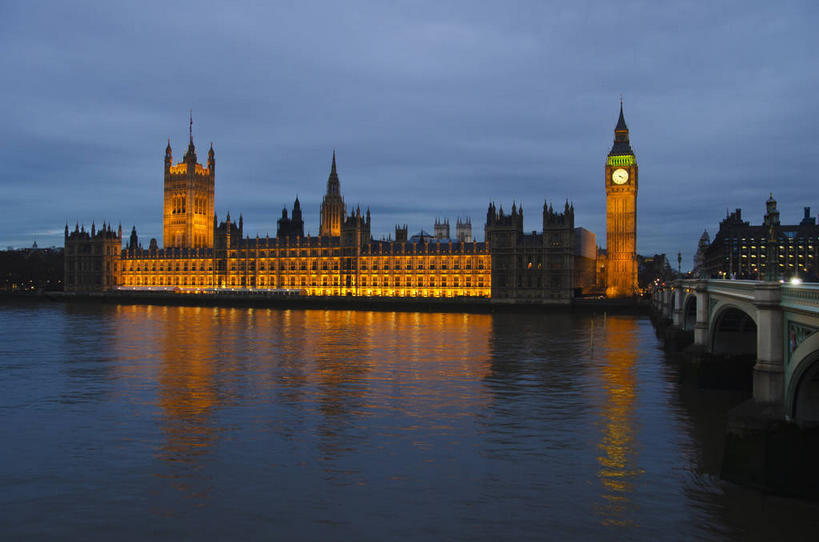 无人,横图,室外,白天,正面,旅游,度假,河流,日落,水,标志建筑,地标,建筑,英国,欧洲,伦敦,时间,时钟,河水,水流,晚霞,霞光,落日,钟楼,首都,计时,娱乐,建设,大本钟,大笨钟,威斯敏斯特宫,泰晤士河,国会大厦,黄昏,钟表,享受,休闲,表,旅游胜地,彩霞,放松,西欧,大不列颠,威斯敏斯特市,国会大楼,大不列颠及北爱尔兰联合王国,英国议会大厦,议会大厦,议会大楼,首都大厦,州议会大厦,州政府,州会议厅,塔钟,雾都,夕照,薄暮,威斯敏斯特宫报时钟,伊丽莎白塔,钟,夕阳,彩图,傍晚,大不列颠王国,大英帝国,联合王国,日不落帝国,斜阳