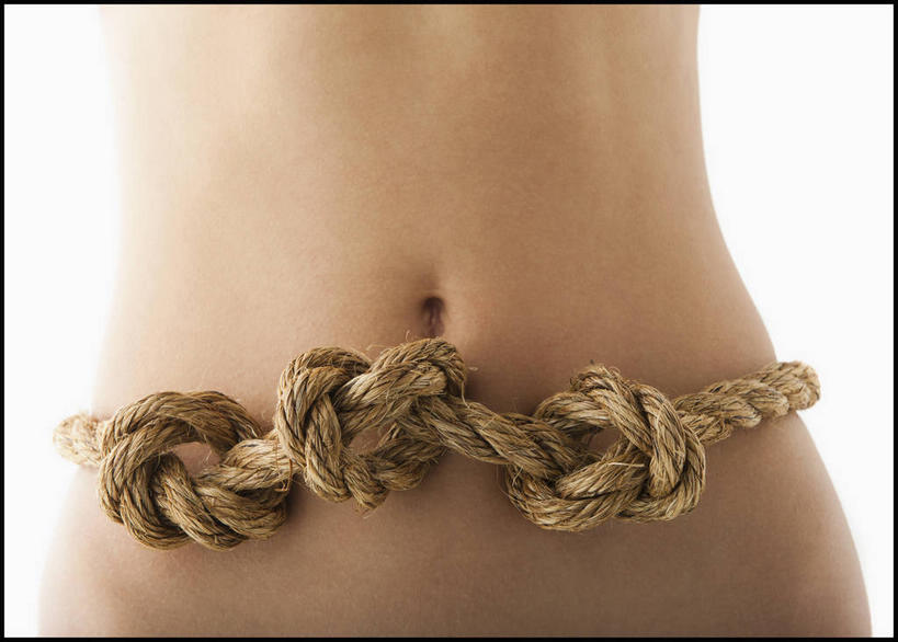 西方人,腹部,肚脐,一个人,横图,室内,特写,白天,白色背景,正面,欧洲,欧洲人,仅一个年轻女性,仅一个女性,仅一个人,裸露,绳子,肚脐眼,摄影,影棚,捆绑,绳索,裸,绑缚,年轻女性,女人,女性,白种人,腹,肚子,半身,彩图,影棚拍摄,拍摄