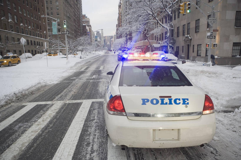 无人,家,横图,室外,白天,正面,度假,美景,城市风光,城市,道路,路,人行横道,公路,汽车,警车,纽约,美国,房屋,屋子,景观,公寓,人行道,曼哈顿,交通,娱乐,洋房,楼房,住宅,车,交通工具,享受,休闲,景色,放松,北美,北美洲,载具,人行横道线,美洲,纽约州,帝国之州,帝国州,北亚美利加洲,亚美利加洲,巡逻车,斑马线,马路,彩图,房子,公园大道,曼哈顿岛