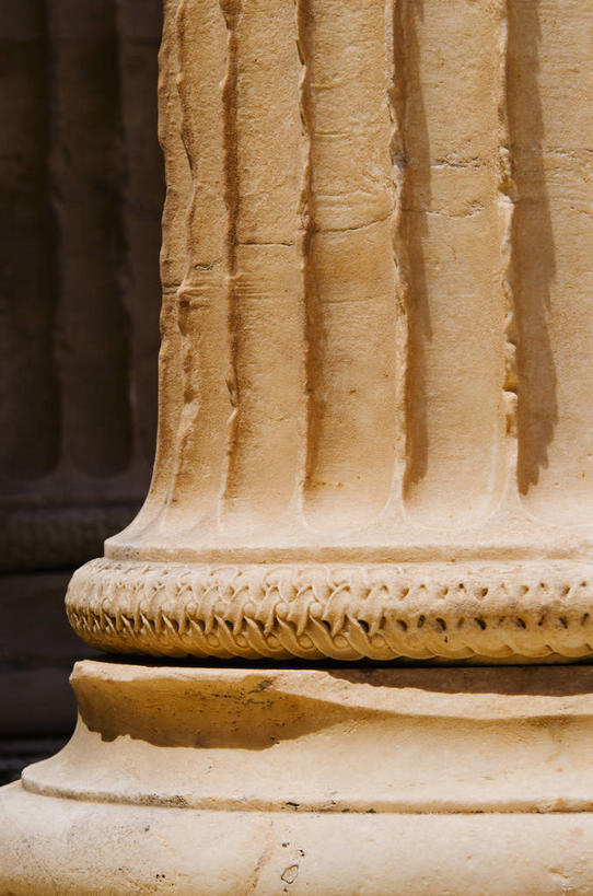 无人,竖图,室外,白天,正面,旅游,度假,石头,名胜古迹,标志建筑,地标,建筑,希腊,欧洲,阴影,遗迹,光线,石子,影子,柱子,首都,古迹,文物,娱乐,建设,古建筑,废墟,阳光,享受,休闲,旅游胜地,放松,粗大,雄壮,雅典,古文明,雅典卫城,希腊共和国,柱式,石块,岩石,彩图,多立克柱式