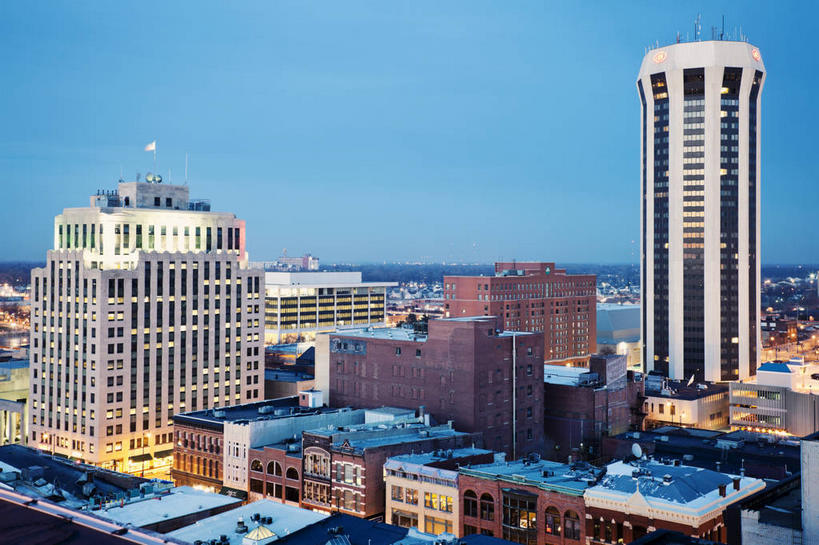 无人,高楼大厦,横图,俯视,室外,夜晚,度假,美景,城市风光,标志建筑,城市,大厦,地标,建筑,摩天大楼,美国,阴影,光线,影子,景观,云,云朵,建筑群,灯光,云彩,娱乐,建设,蓝色,白云,蓝天,天空,天,享受,休闲,景色,放松,北美,北美洲,美洲,伊利诺斯州,首府,伊利诺伊,伊利诺伊州,伊利诺州,林肯之地,北亚美利加洲,亚美利加洲,斯普林菲尔德,春田市,彩图,高角度拍摄,大楼,高层建筑,高楼,摩天楼