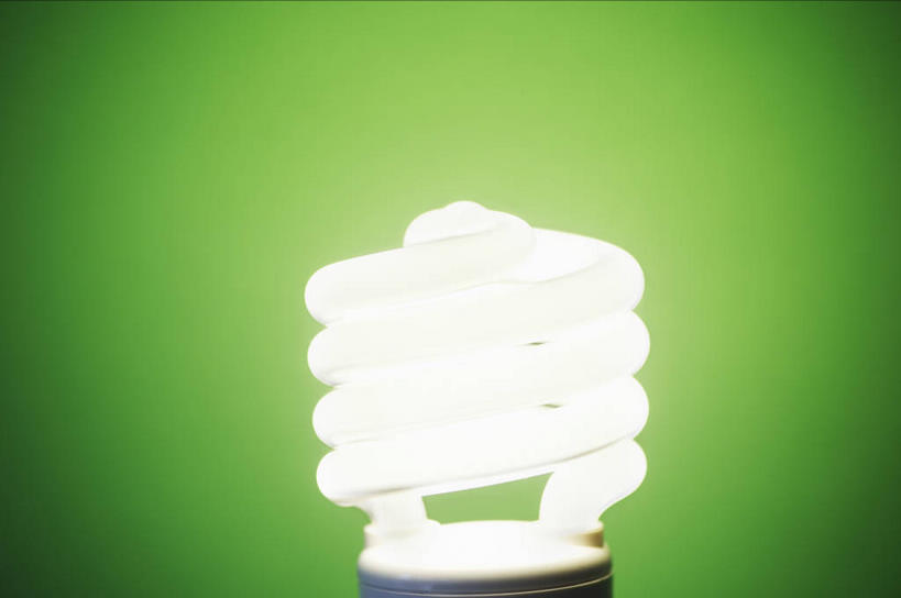 无人,横图,室内,特写,白天,正面,节能,静物,照明,绿色背景,阴影,环保,光线,灯泡,螺旋,影子,灯光,灯,节能灯,一个,灯具,摄影,影棚,能源,单个,照亮,低碳,照明工具,荧光灯,螺旋管节能灯,螺旋状,彩图,影棚拍摄,螺旋形,螺旋形状,螺旋型,拍摄