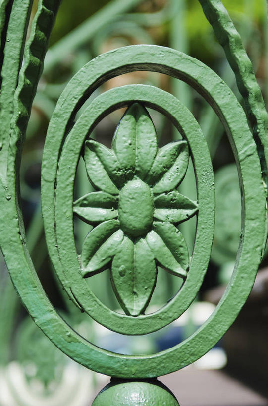 无人,栏杆,竖图,室外,特写,白天,正面,美国,花纹,朦胧,模糊,装饰,围栏,护栏,绿色,华丽,修饰,点缀,北美,北美洲,美洲,查尔斯顿,南卡罗来纳州,北亚美利加洲,亚美利加洲,衬托,美观,雅致,雅观,南卡罗来纳,扇榈之州,矮棕榈之州,彩图