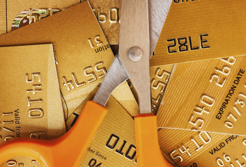 无人,横图,俯视,室内,特写,白天,信用卡,静物,一把,一堆,许多,修剪,阴影,堆叠,堆积,反射,标志,工具,剪刀,数字,文字,影子,字符,破坏,标识,破损,金色,卡,储蓄卡,阿拉伯数字,堆,裁剪,损坏,剪子,剪裁,切割,富贵,忠诚,富丽,名誉,荣华,破产,银行卡,彩图,高角度拍摄