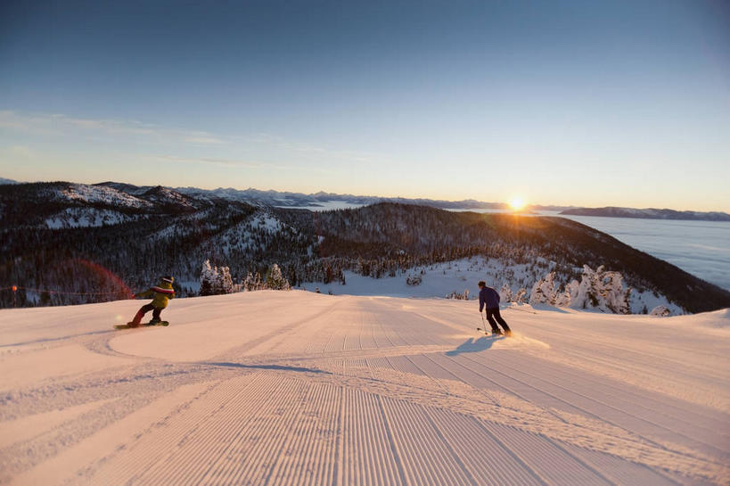西方人,两个人,横图,室外,白天,正面,爱情,旅游,度假,美景,日落,山,太阳,雪,雪山,大雪,欧洲,美国,欧洲人,阴影,服装,光线,滑雪,影子,冰,积雪,景观,山峰,晚霞,霞光,雪景,冬季,冬天,落日,山峦,浪漫,注视,娱乐,运动器械,衣服,阳光,自然,黄昏,观察,看,享受,休闲,温暖,温馨,健身器械,景色,彩霞,恩爱,放松,寒冷,恋人,服饰,观看,保暖,滑雪板,和睦,察看,冰冷,北美,北美洲,御寒,关注,自然风光,美洲,健身器材,滑雪服,滑雪装备,蒙大拿州,北亚美利加洲,亚美利加洲,严寒,冰凉,酷寒,凛冽,凛凛,极冷,蒙大拿,长空之乡,财富之州,夕照,薄暮,竞技服,旅游服,冬装,男人,男性,年轻男性,女人,女性,中年女性,白种人,情侣,夕阳,彩图,镜头光晕,全身,透镜闪耀,眩光,傍晚,怀特菲什,伴侣,融洽,斜阳,运动器材