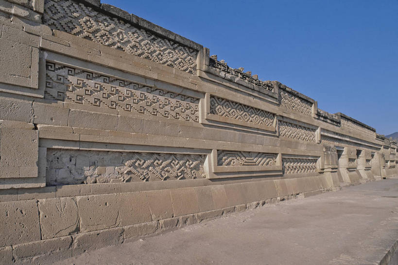 无人,横图,室外,白天,正面,旅游,度假,石头,名胜古迹,标志建筑,地标,建筑,墨西哥,阴影,遗迹,光线,石子,影子,墙,建筑群,古迹,文物,娱乐,建设,古建筑,墙壁,墙面,蓝色,蓝天,天空,阳光,天,享受,休闲,旅游胜地,放松,晴朗,北美,北美洲,美洲,古文明,万里无云,瓦哈卡州,瓦哈卡,米特拉,北亚美利加洲,亚美利加洲,墨西哥合众国,仙人掌王国,瓦哈卡德华雷斯,石块,岩石,晴空,晴空万里,彩图