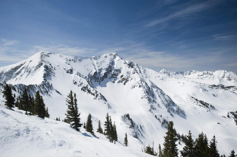 无人,横图,室外,白天,正面,旅游,度假,石头,美景,山,树林,雪,雪山,植物,大雪,美国,阴影,光线,石子,影子,冰,积雪,景观,山顶,山峰,雪景,云,云朵,冬季,冬天,山峦,云彩,娱乐,树,树木,蓝色,绿色,白云,蓝天,天空,阳光,自然,天,享受,休闲,景色,放松,寒冷,生长,晴朗,成长,冰冷,北美,北美洲,犹他州,自然风光,美洲,沉积岩,北亚美利加洲,亚美利加洲,犹他,蜂窝之州,蜂房州,严寒,冰凉,酷寒,凛冽,凛凛,极冷,盐湖,大盐湖,颠峰,极峰,水成岩,石块,岩石,晴空,彩图