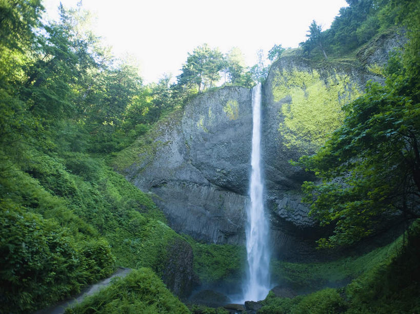 无人,横图,室外,白天,仰视,旅游,度假,美景,瀑布,山,山脉,树林,水,植物,美国,阴影,飞溅,溅,光线,液体,影子,高地,景观,山峰,水滴,山峦,娱乐,水珠,树,树木,蓝色,绿色,蓝天,天空,阳光,自然,群山,天,享受,休闲,景色,放松,生长,晴朗,成长,北美,北美洲,喷洒,自然风光,美洲,河谷,俄勒冈州,万里无云,哥伦比亚河谷,俄勒冈,北亚美利加洲,亚美利加洲,落日之州,水獭之州,海狸州,哥伦比亚谷,哥伦比亚山谷,跌水,晴空,晴空万里,彩图,低角度拍摄