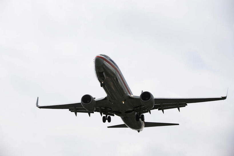 无人,横图,室外,特写,白天,仰视,飞机,纽约,美国,飞翔,阴影,飞行,光线,影子,云,云朵,交通,翱翔,云彩,航空,飞,蓝色,白云,蓝天,天空,阳光,交通工具,天,运输,一架,晴朗,客机,北美洲,载具,美洲,纽约州,帝国之州,帝国州,北亚美利加洲,亚美利加洲,皇后郡,皇后区,晴空,彩图,低角度拍摄