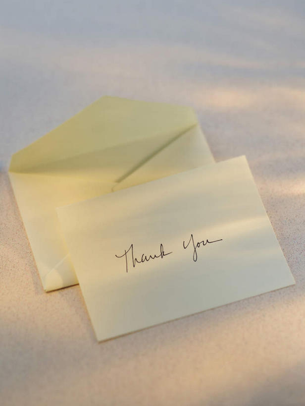 无人,竖图,俯视,室内,特写,白天,白色背景,感激,静物,阴影,传递,光线,信息,信封,影子,邮件,联系,白色,联络,邮递,通信,摄影,影棚,信件,感谢,感动,邮政,一封,谢谢,彩图,高角度拍摄,影棚拍摄,拍摄