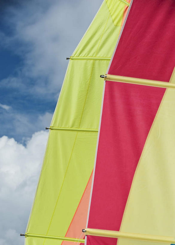 无人,竖图,室外,特写,白天,仰视,旅游,度假,美景,加勒比海,阴影,光线,纹路,帆板,纹理,影子,景观,云,云朵,云彩,娱乐,运动器械,黄色,红色,蓝色,白云,蓝天,天空,阳光,自然,天,享受,休闲,健身器械,景色,南美,放松,晴朗,南美洲,拉丁美洲,自然风光,美洲,健身器材,肌理,维京群岛,亚美利加洲,南亚美利加洲,处女群岛,美属处女群岛,美属维尔京群岛,维尔京群岛,冲浪装备,美属维京群岛,圣汤姆斯,晴空,彩图,低角度拍摄,运动器材